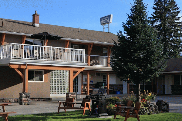 Swiss Chalet Motel is located in paradise